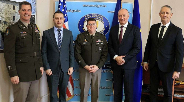 Helez i McKinney razgovarali o vojnoj saradnji SAD-a i BiH