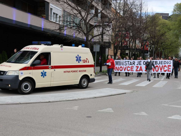 Zdravstveni sindikalisti HNK najavili štrajk, Vlada ih poziva na razum