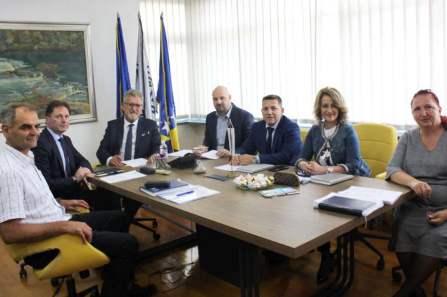 Hrnjić u Razvojnoj banci FBiH - Podrške poljoprivrednim proizvođačima i kroz nove kreditne linije