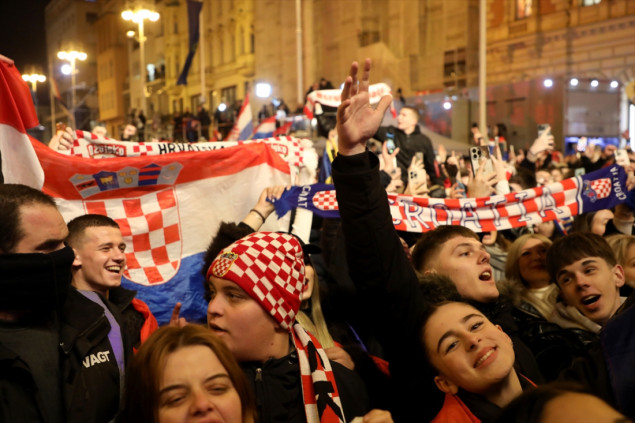 Rukometaši Hrvatske dočekani u Zagrebu uz nastup kontroverznog Thompsona uprkos zabrani gradske uprave