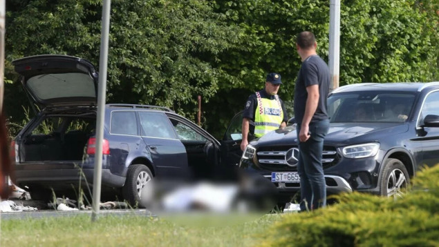 Bježali od policije pa se autom zabili u zid, četvero mrtvih