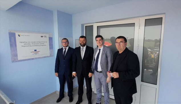 Hurtić u Orašju uručio ključeve novoizgrađenih stanova za 25 korisnika