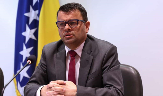 Hurtić: Hitno zaštiti uposlenike Memorijalnog centra Srebrenica - Potočari