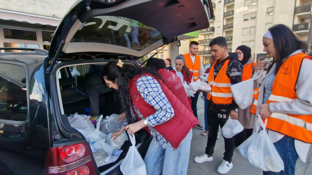 Tri humanitarne organizacije iz Novog Pazara dnevno podijele oko 600 iftara