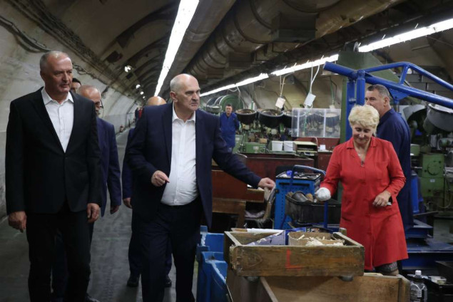 Ministar Helez u tvornici "Igman": Građani BiH trebaju biti mirni i sigurni