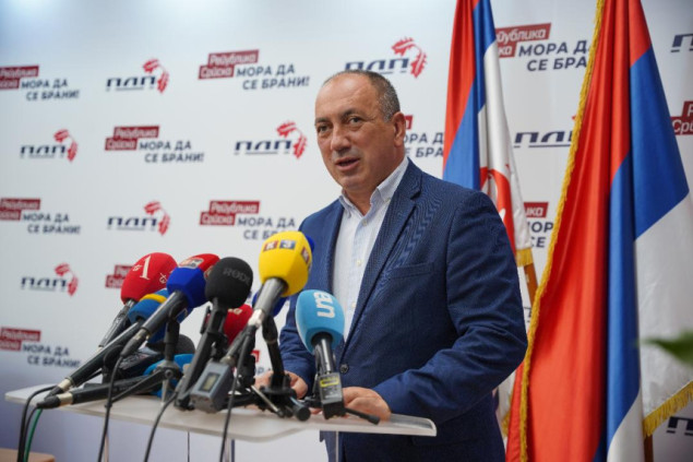 Crnadak: Schmidt radi za SNSD i Dodika i oni rade za njega