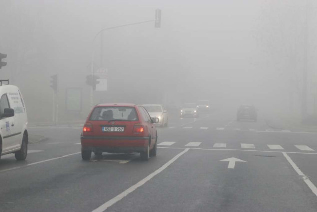 Magla smanjuje vidljivost na pojedinim dionicama uz rijeke Savu, Bosnu i Drinu, oprez zbog poledice