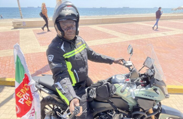 Kunle Adeyanju putovao na motoru od Londona do Lagosa