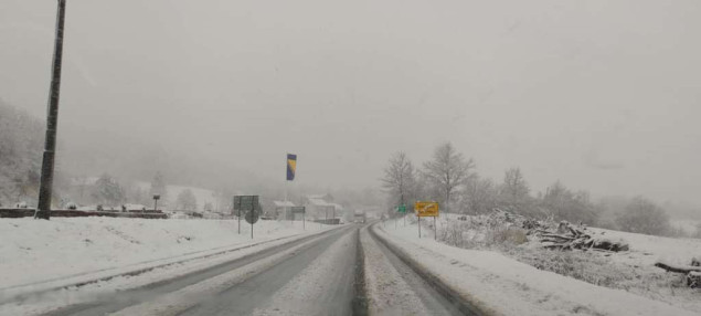 Snijeg otežava saobraćaj u USK-u, stanje još uvijek nije alarmantno