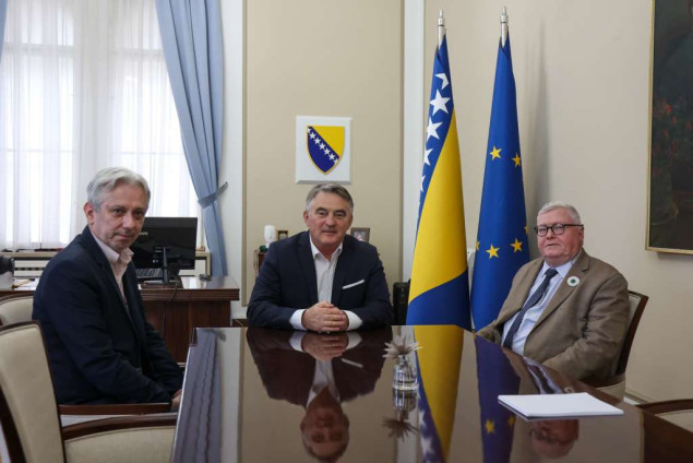 Komšić i Pettigrew: Važno jačati kulturu sjećanja i omogućiti tranzicijsku pravdu