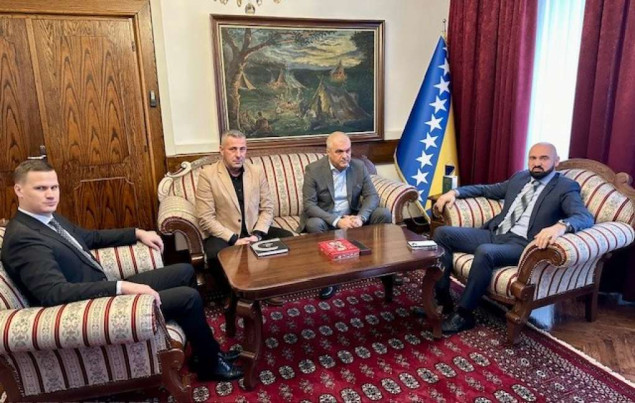 Ministar Isak primio u posjetu delegaciju Tuzlanskog kantona, dosadašnja saradnja ocijenjena dobrom