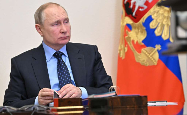Putin optužio Zapad da gura Rusiju do 'crvenih linija'
