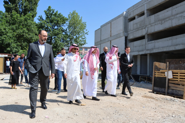 Zvaničnici Saudijskog fonda za razvoj obišli gradilište biblioteke UNSA