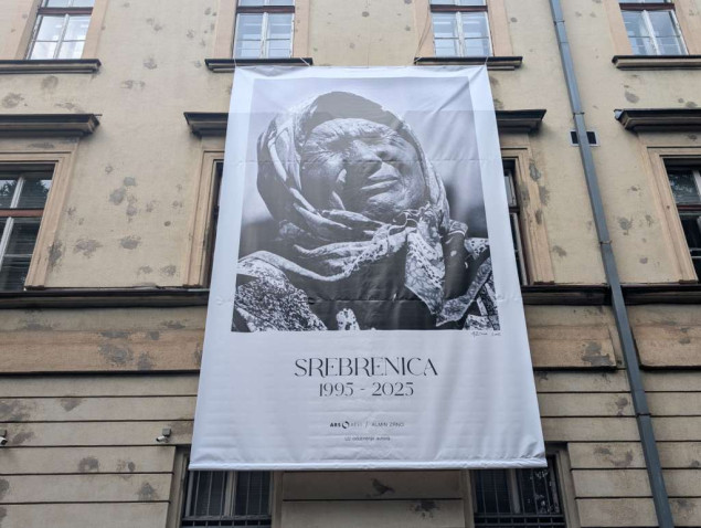 NUBBiH obilježava 30. godišnjicu genocida postavkom fotografije 'Majka Srebrenice' Almina Zrne