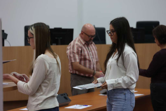 CIK - Utvrditi brojno stanje neiskorištenih i iskorištenih glasačkih listića sa dva biračka mjesta