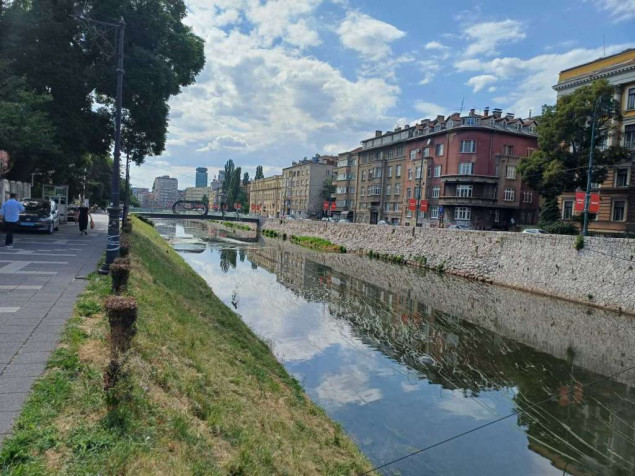U BiH sunčano uz malu oblačnost, mogućnost lokalnih pljuskova, temperatura do 38 stepeni
