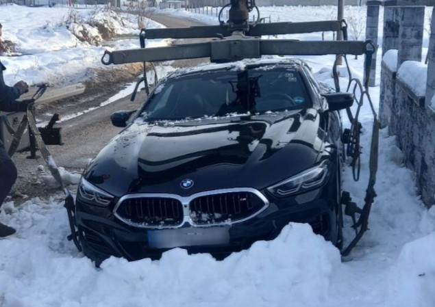 Policija oduzela putničko vozilo koje je predmetom Interpolove potrage