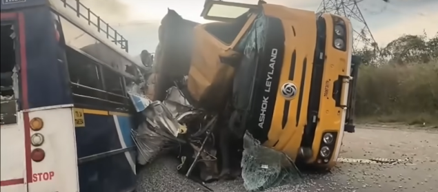 U dvije teške saobraćajne nezgode u Indiji poginulo 32 ljudi