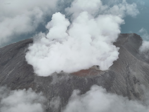 Zbog vulkanske erupcije u Indoneziji evakuisano hiljade ljudi