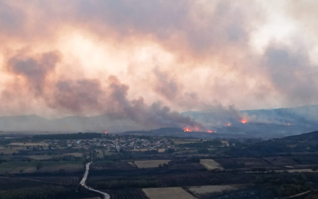 Treći dan bukti veliki šumski požar u Aleksandropolisu