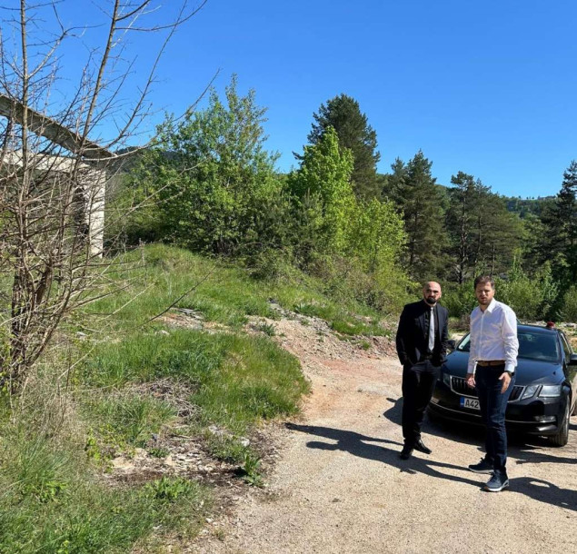 Isak i Čengić obišli lokacije u općini Stari Grad pogodne za smještajne kapacitete FUP-a