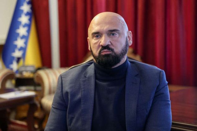 Isak poručio Dodiku: O državnoj imovini se ne odlučuje u Laktašima