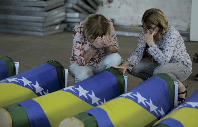 Ispraćena kolona s posmrtnim ostacima 16 žrtava zločina u Prijedoru