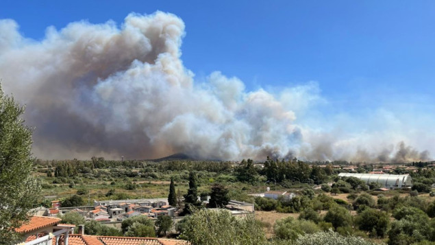 Italijanski vatrogasci u borbi sa šumskim požarima na ostrvu Sardinija
