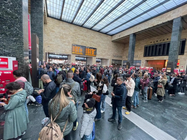 Teretni voz iskočio iz šina u Italiji, saobraćaj prekinut širom zemlje