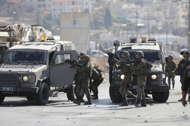 Stotine Palestinaca napuštaju Jenin nakon pokretanja izraelske vojne operacije