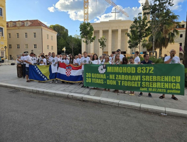 Split obilježio 30. godišnjicu genocida u Srebrenici: Mimohod 8372 u čast žrtvama