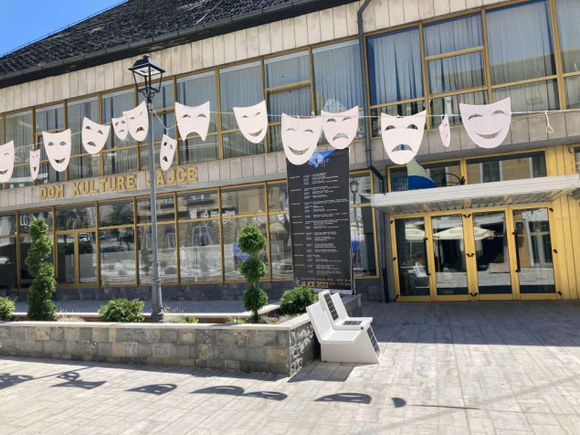 Poznata imena članova stručnog žirija i žirija publike Pozorišnih igara BiH u Jajcu