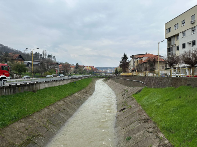 Pronađeno beživotno tijelo muškarca u Jali, čeka se identifikacija