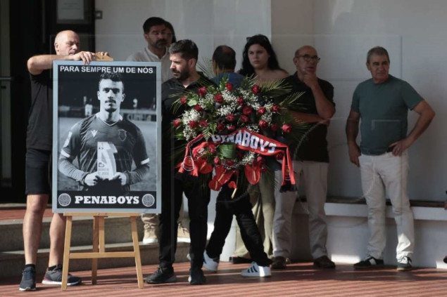 Igrači Liverpoola i portugalske reprezentacije na Jotinoj sahrani