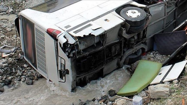 U sudaru kamiona i autobusa s rudarima u Južnoafričkoj Republici poginulo najmanje 20 ljudi