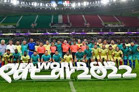 SP Katar - Nogometne legende i radnici odigrali utakmicu, Infantino sudio