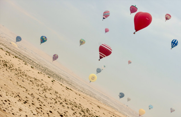 Festival balona u Kataru: Šareni prizori na nebu iznad Dohe