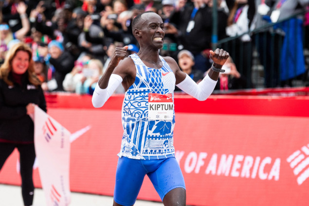 Kenijac Kelvin Kiptum postavio novi svjetski rekord u maratonu