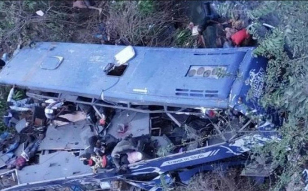 U slijetanju autobusa s mosta u Keniji poginule 33 osobe