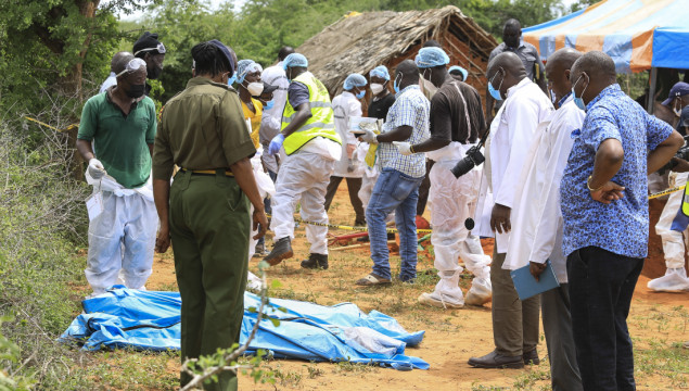 U Keniji počele obdukcije tijela, sljedbenika sekte pronađenih u šumi