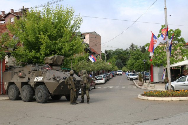 KFOR se razmjestio na još pet lokacija u Zvečanu, nastavljen protest