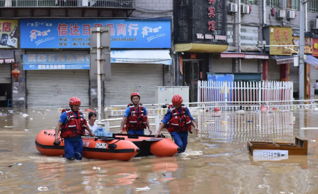 Obilne kiše na jugu Kine, evakuisano više od 220.000 ljudi