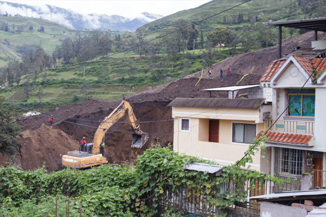 U klizištu u Ekvadoru poginula 21 osoba, nestale 72