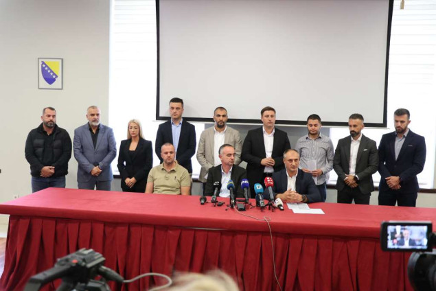 Klub vijećnika Bošnjaka: Odluke gradonačelnika i uprave guraju JP 'Komunalno' u stečaj