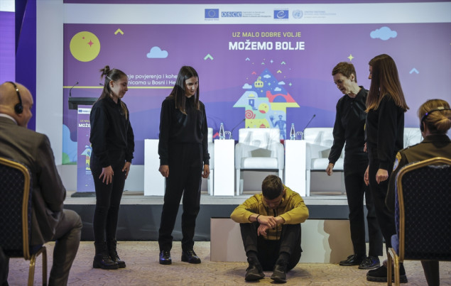 Napredak samo kroz saradnju, a ne izolaciju
