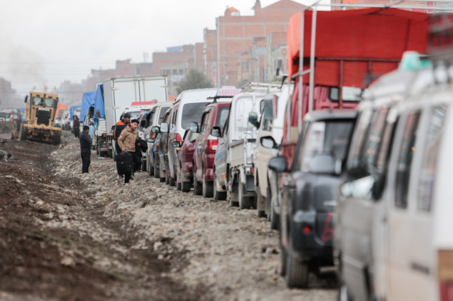 Duge kolone i saobraćajne gužve zbog nestašice goriva u Boliviji