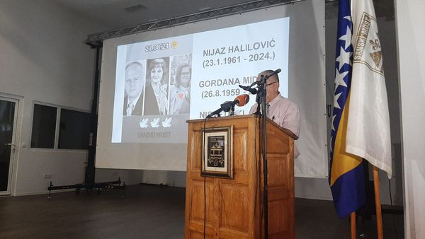 Održana komemorativna sjednica za troje ubijenih u Gimnaziji Sanski Most