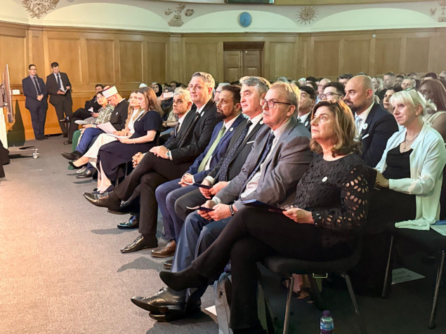 Bećirović i Komšić na komemoraciji u Londonu: Istina o Srebrenici mora biti sačuvana