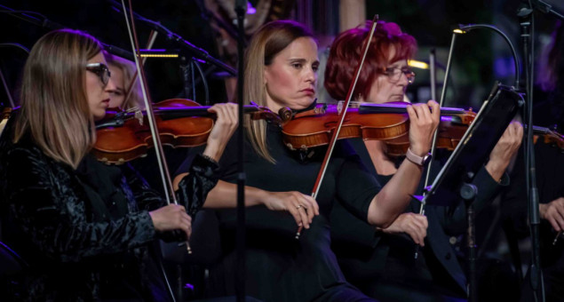 Kultura na ulice 2024: Večeras koncert ”Glumci pjevaju hitove” na pozorišnom Trgu Susan Sontag