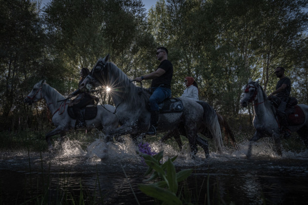 Opuštanje u sedlu: Jahačke ture sve češća turistička, ali i terapeutska atrakcija u turskom Erzurumu